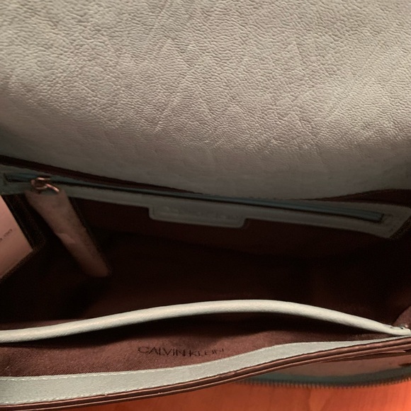 New Calvin Klein Crossbody - Picture 6 of 8